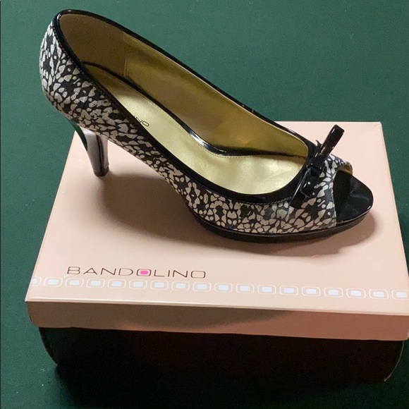 BANDOLINO -Peekaboo open toe heel - Picture 2 of 6